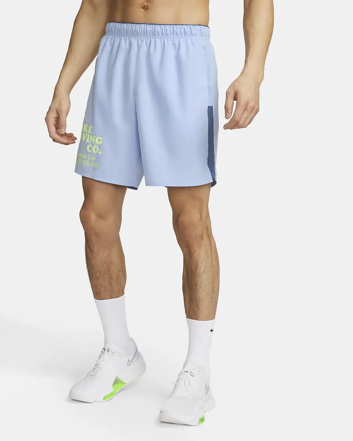 Nike Dri-FIT Challenger. 1