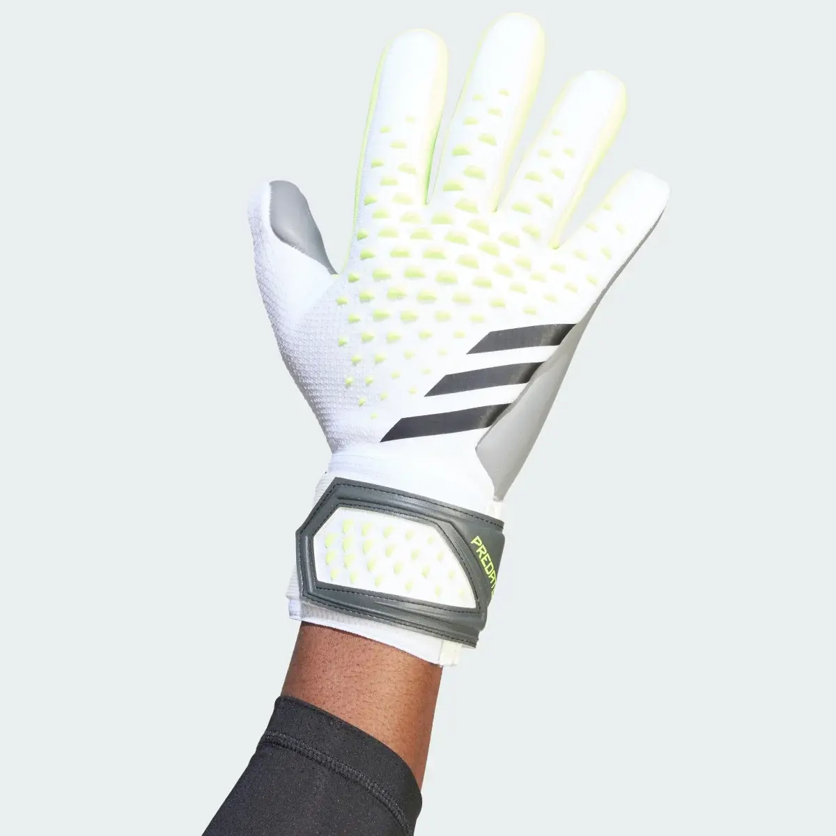 Adidas Predator League Goalkeeper Gloves. 1