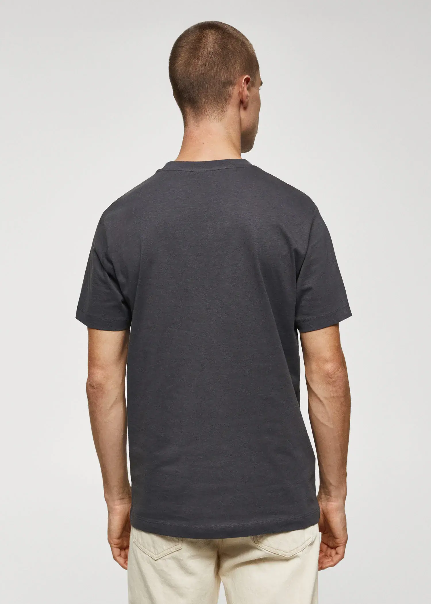 Mango T-shirt basique coton col V. 3