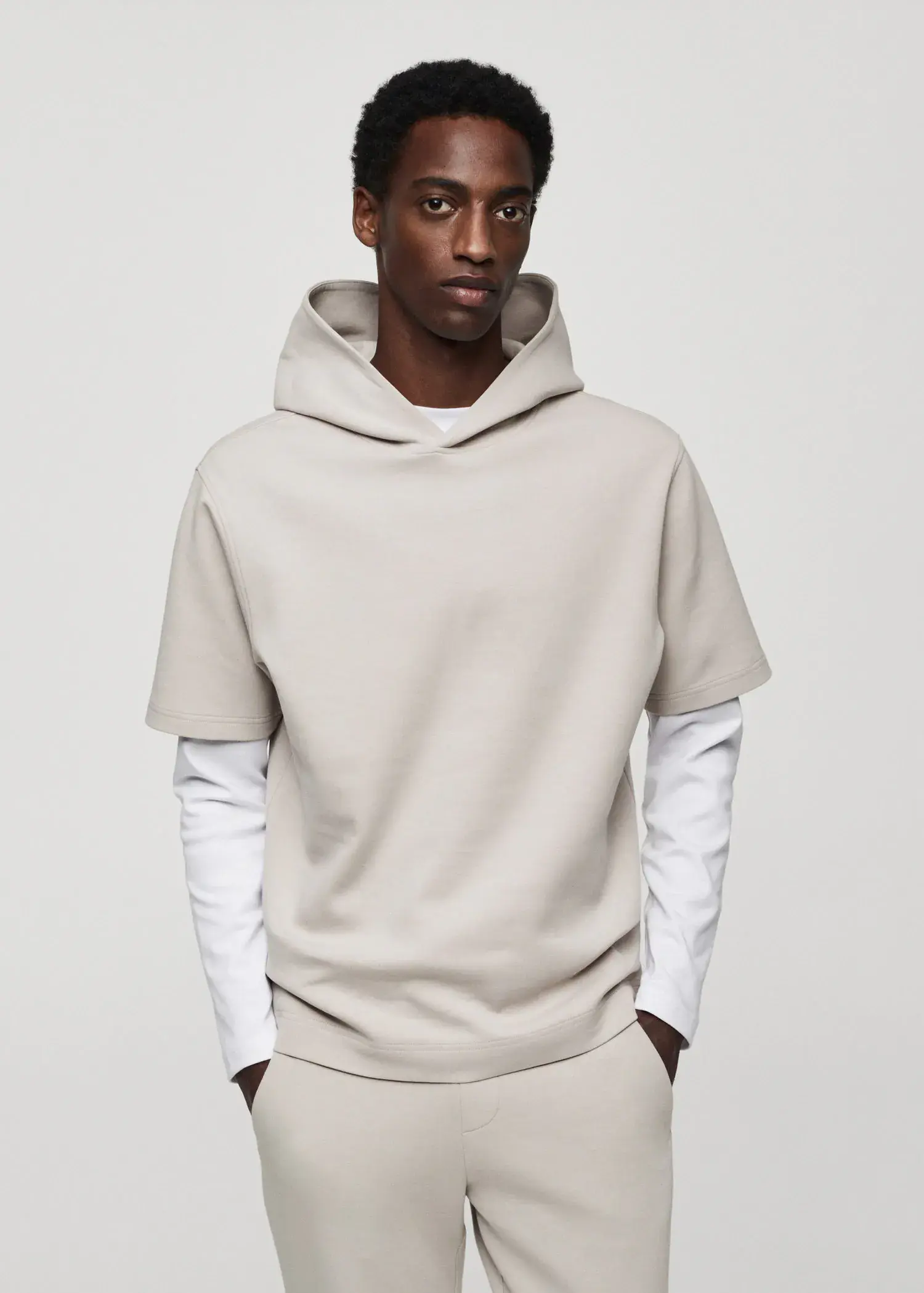 Mango Short-sleeved hooded sweatshirt. 1