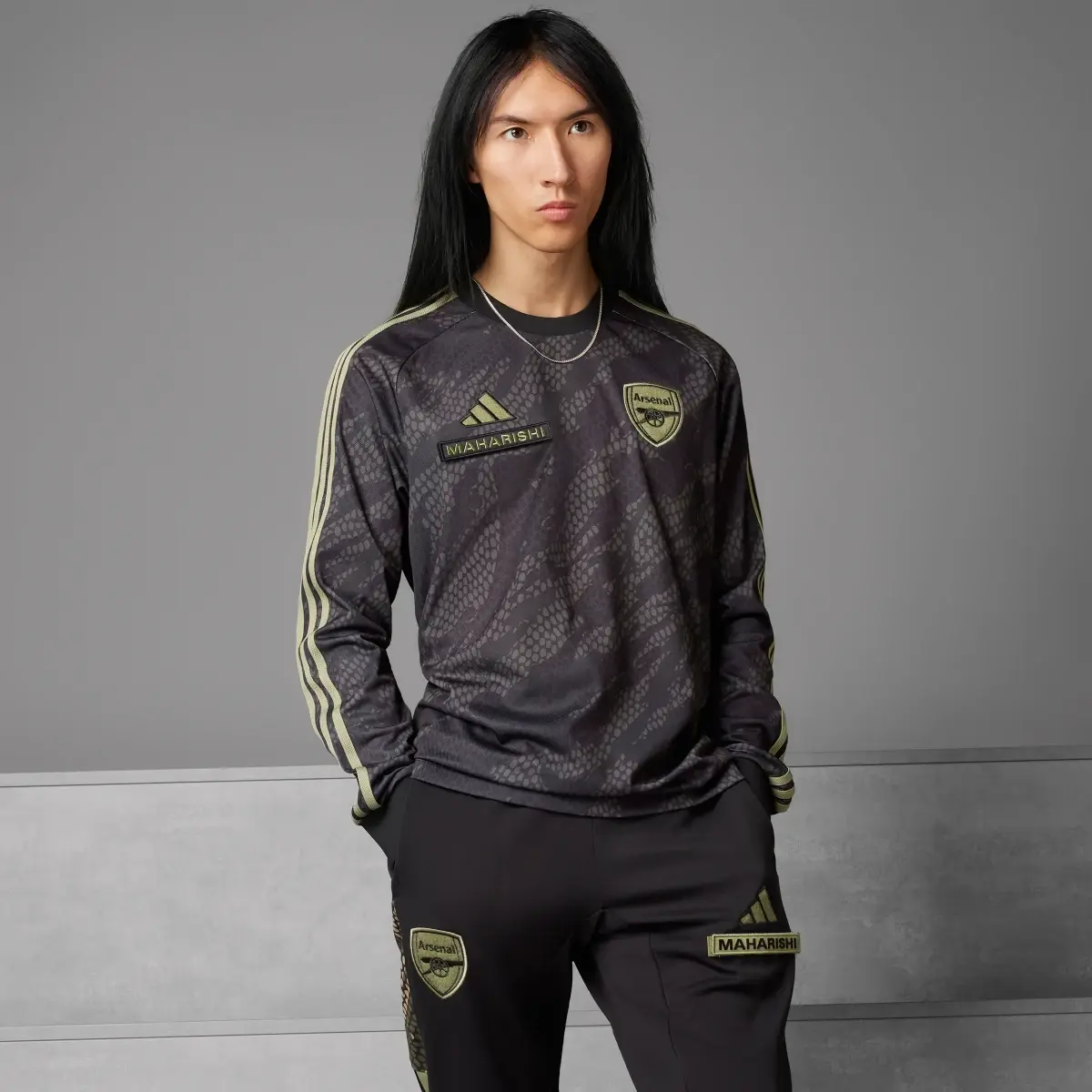 Adidas Maillot manches longues Arsenal x Maharishi. 1