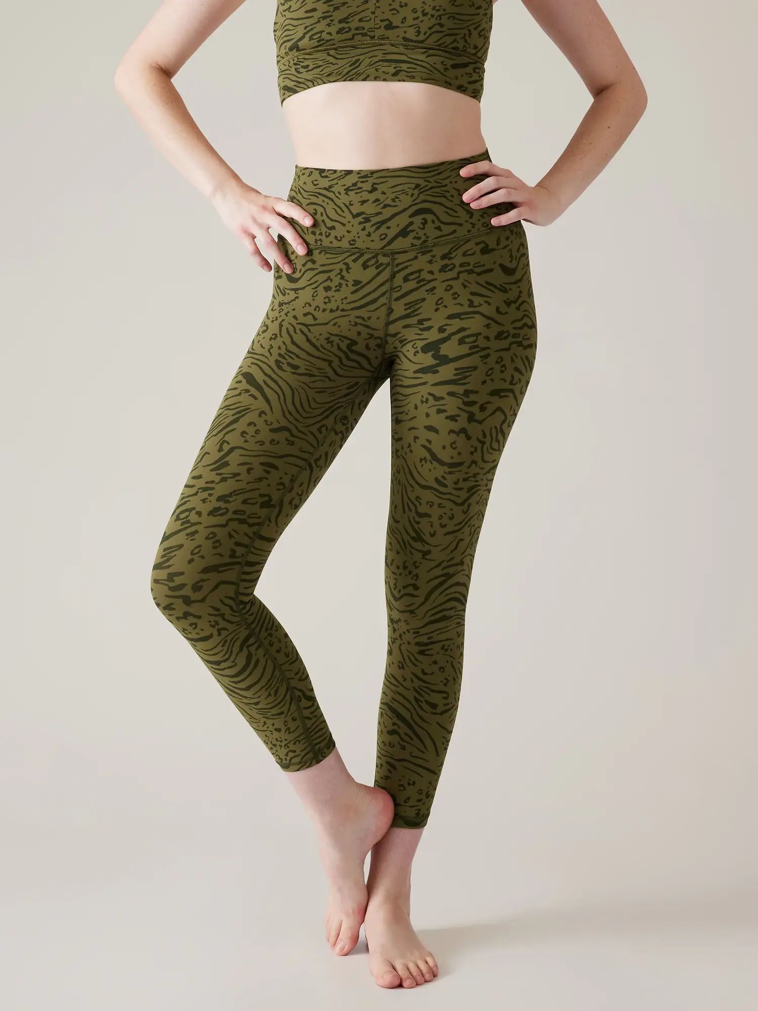 Athleta Transcend High Rise 7/8 Legging green. 1