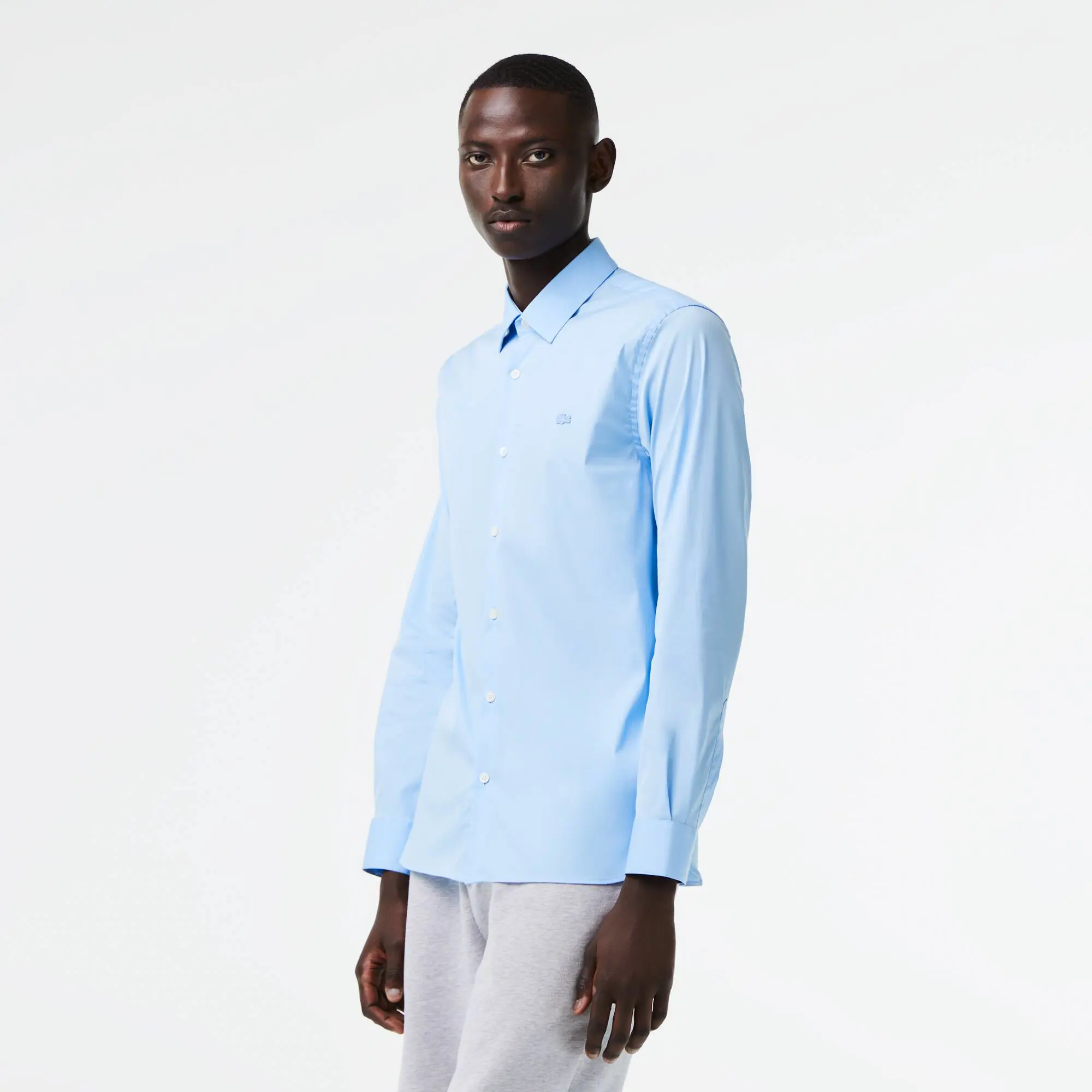 Lacoste Camisa de hombre Lacoste slim fit en popelín de algodón con cuello francés. 1