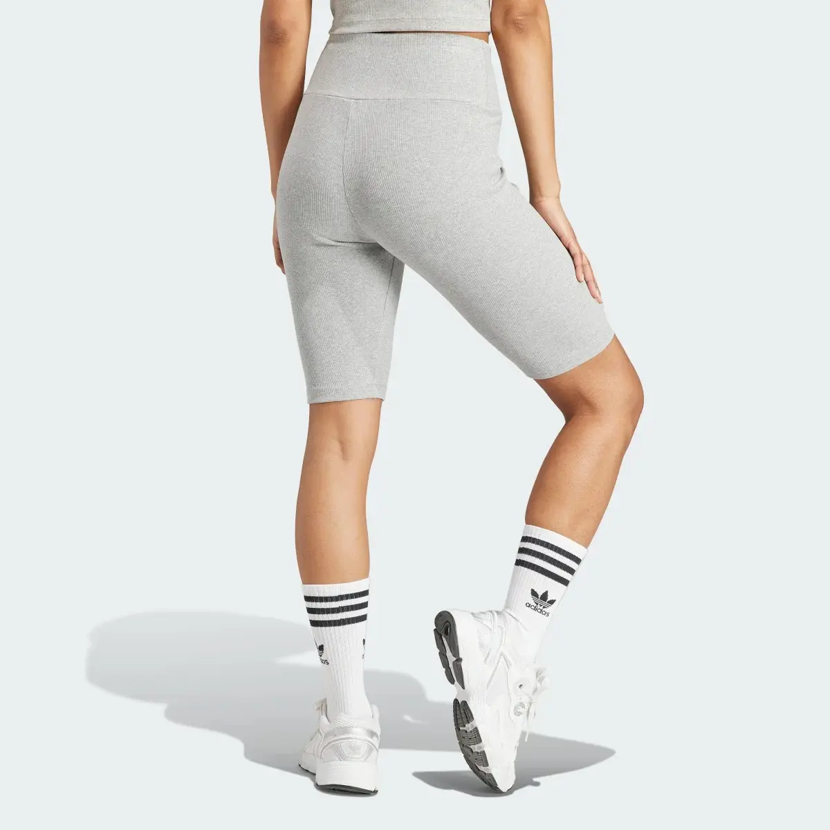 Adidas Adicolor Essentials Short Leggings. 2