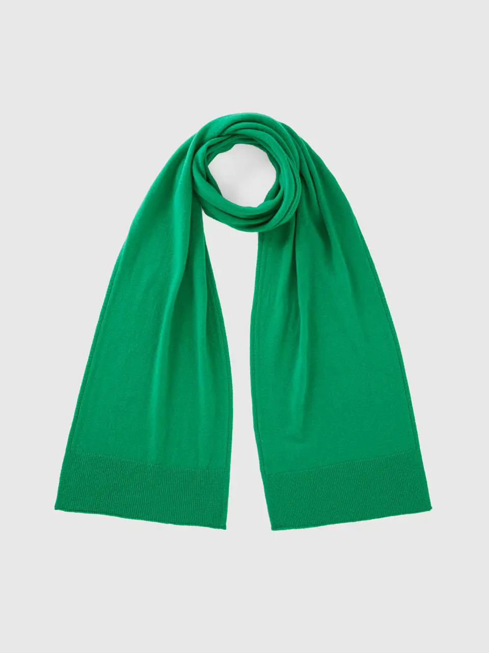 Benetton green scarf in pure merino wool. 1