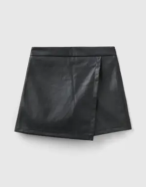 trousers in imitation leather fabric