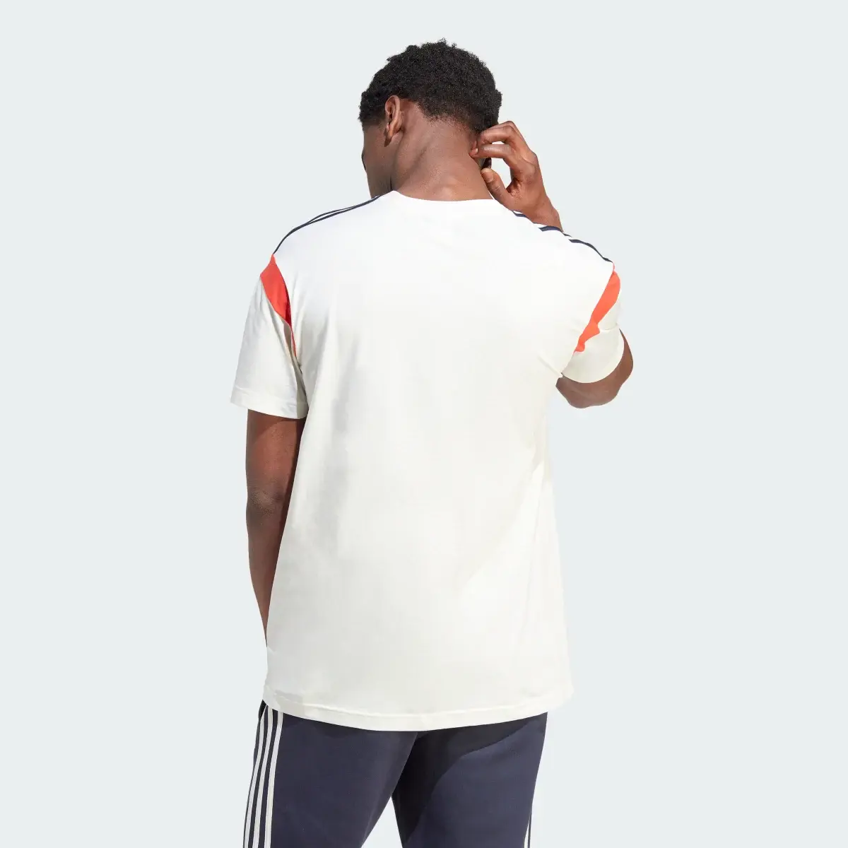 Adidas T-shirt Colourblock. 3
