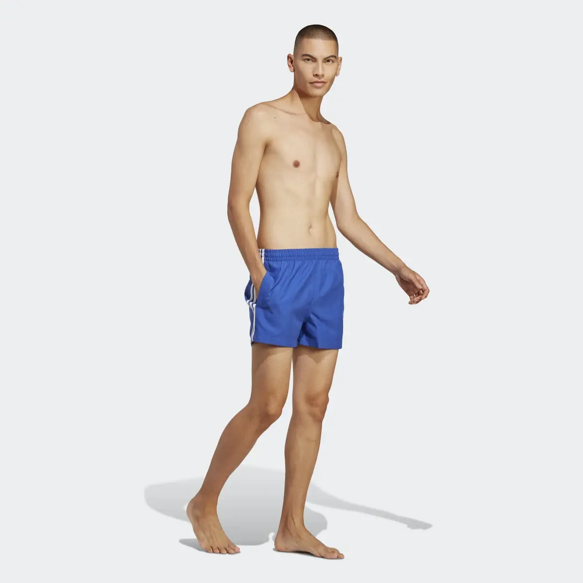 Adidas Short de bain court à 3 bandes Originals Adicolor. 3