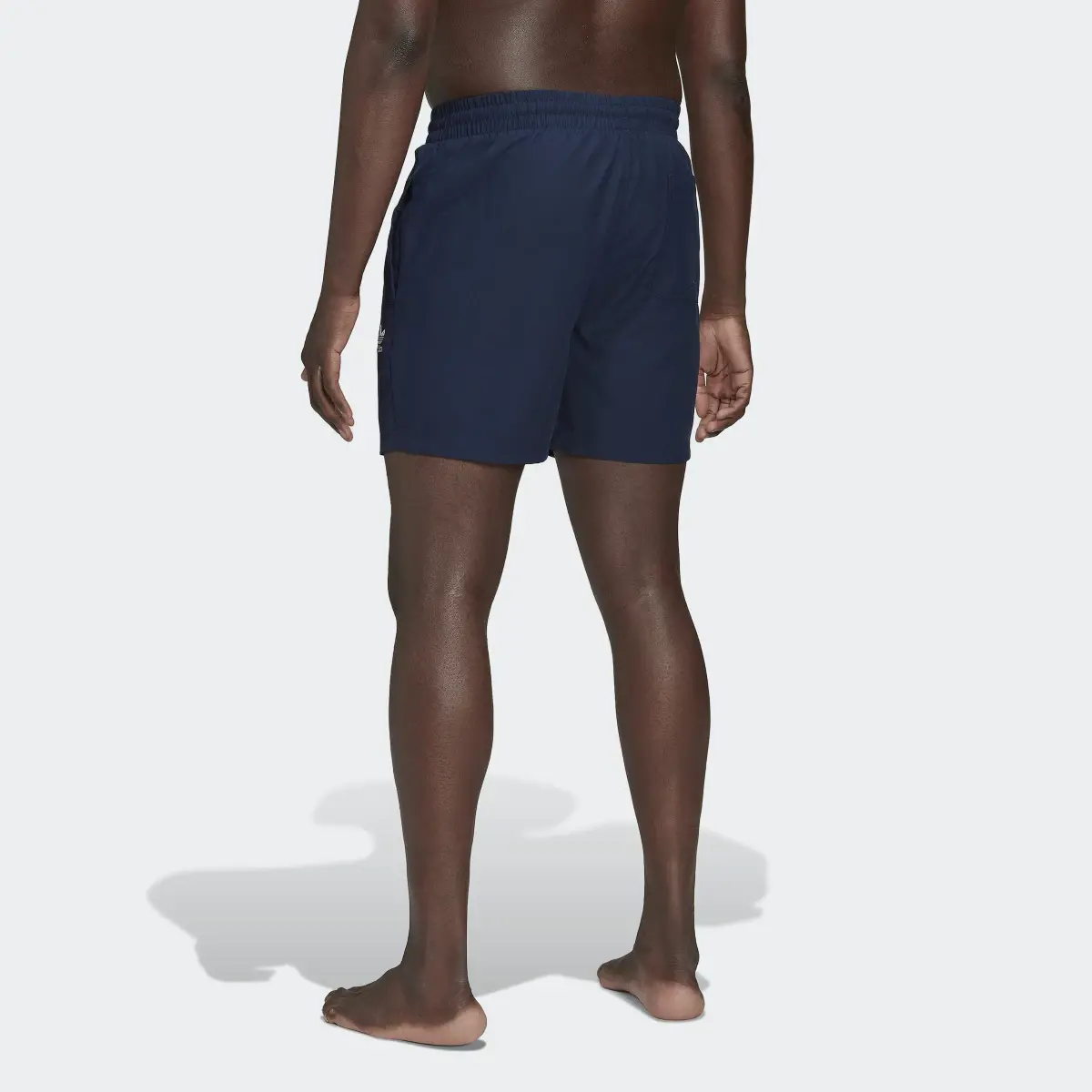 Adidas Short da nuoto adicolor Essentials Trefoil. 2