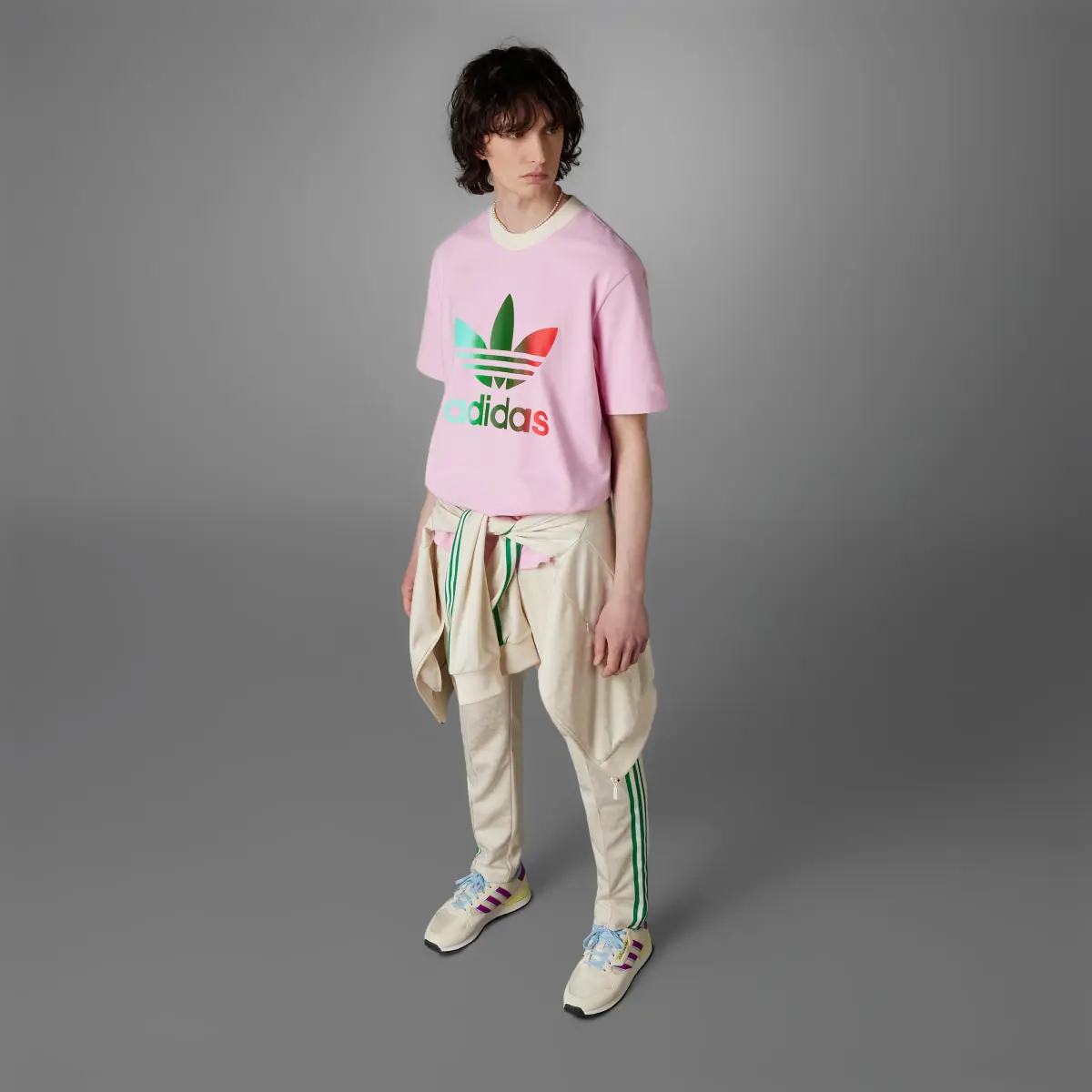 Adidas Adicolor 70s Premium Trefoil Tee. 3