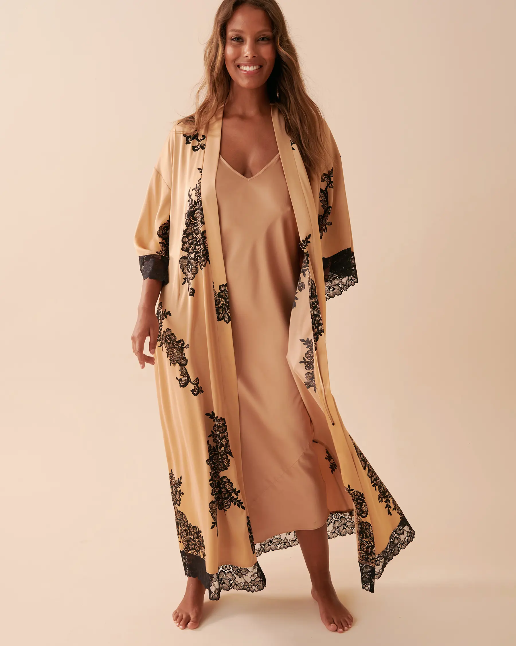 La Vie en Rose Long Satin Kimono. 3