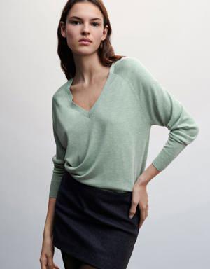 Fine-knit V-neck sweater