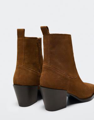 Heel leather ankle boot