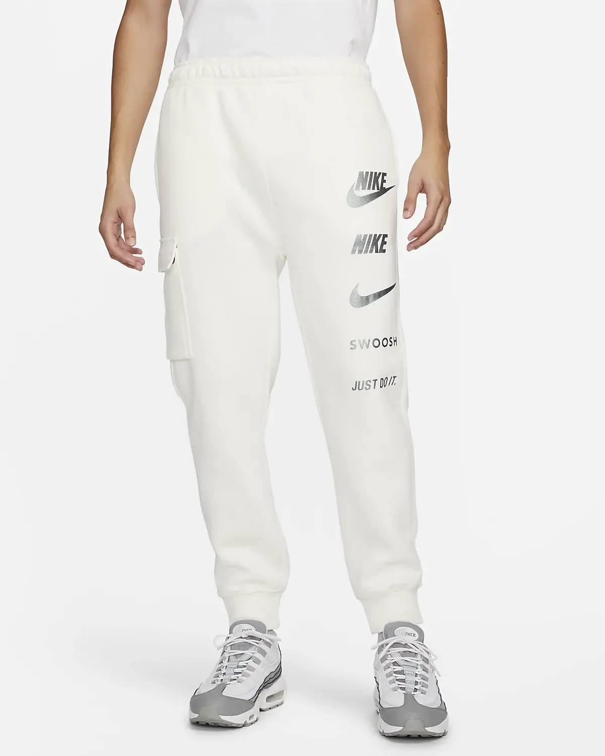 Nike Sportswear Standard Issue. 1