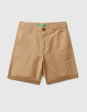 chino bermudas in pure linen