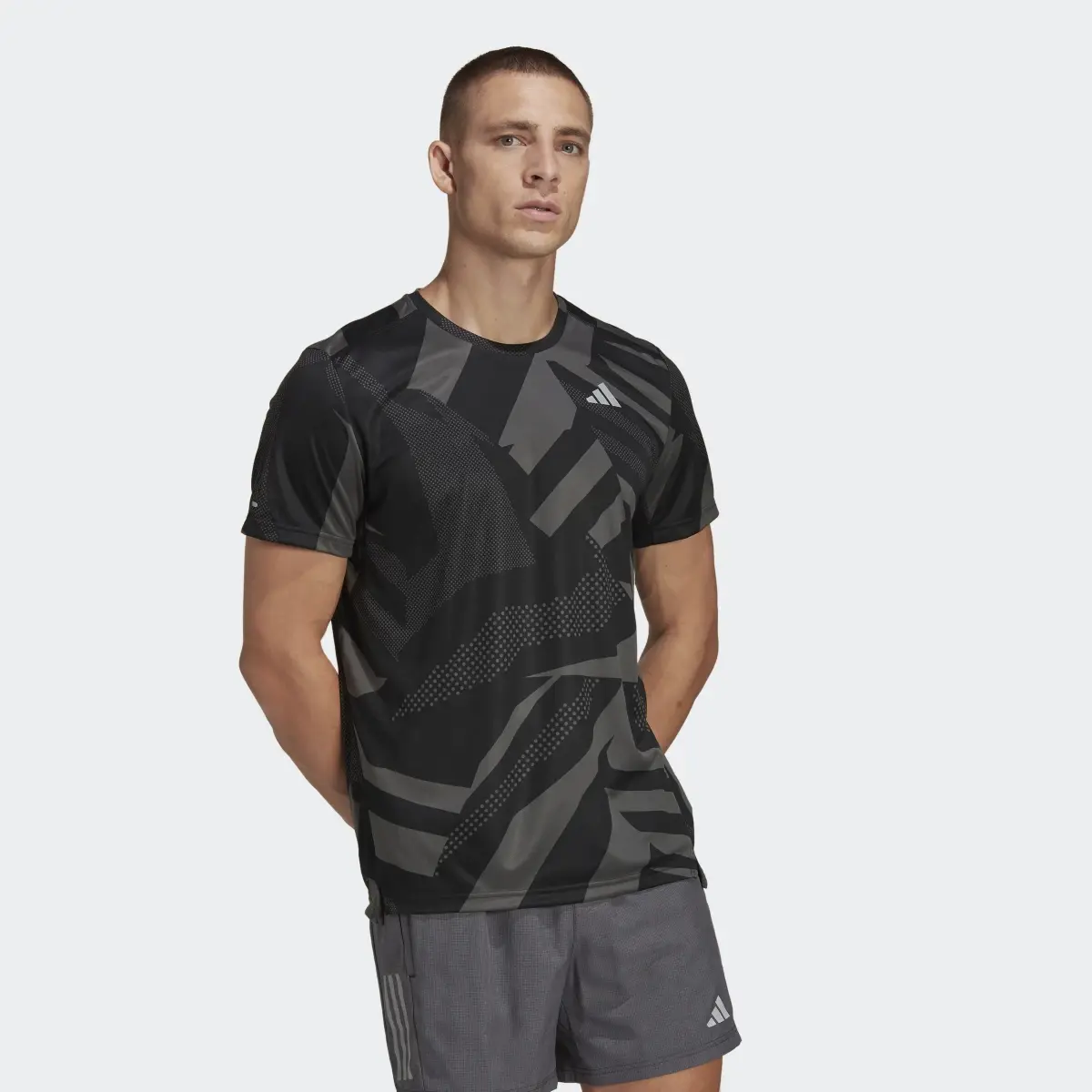 Adidas Playera Own the Run Seasonal. 2