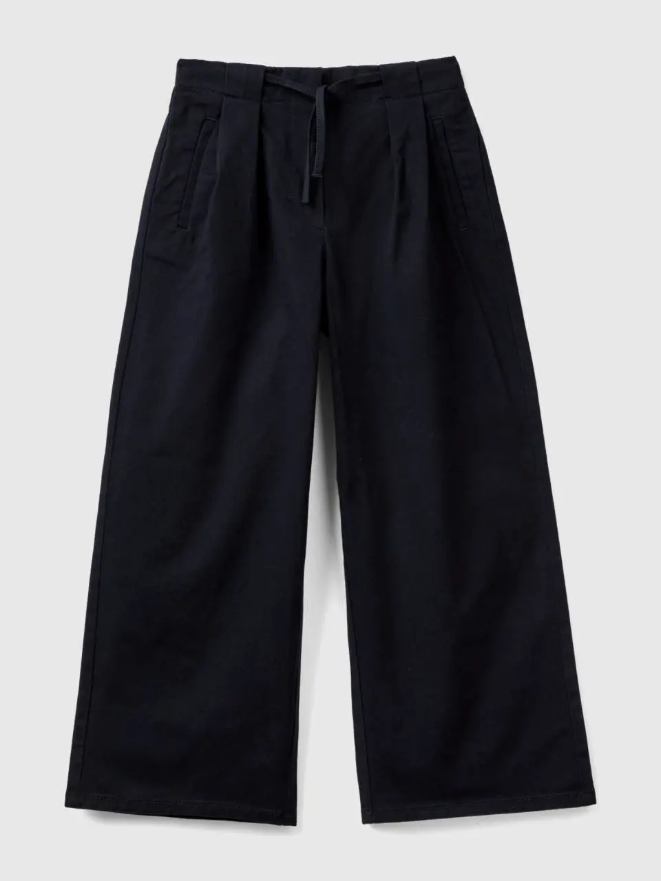 Benetton wide fit trousers in stretch cotton. 1