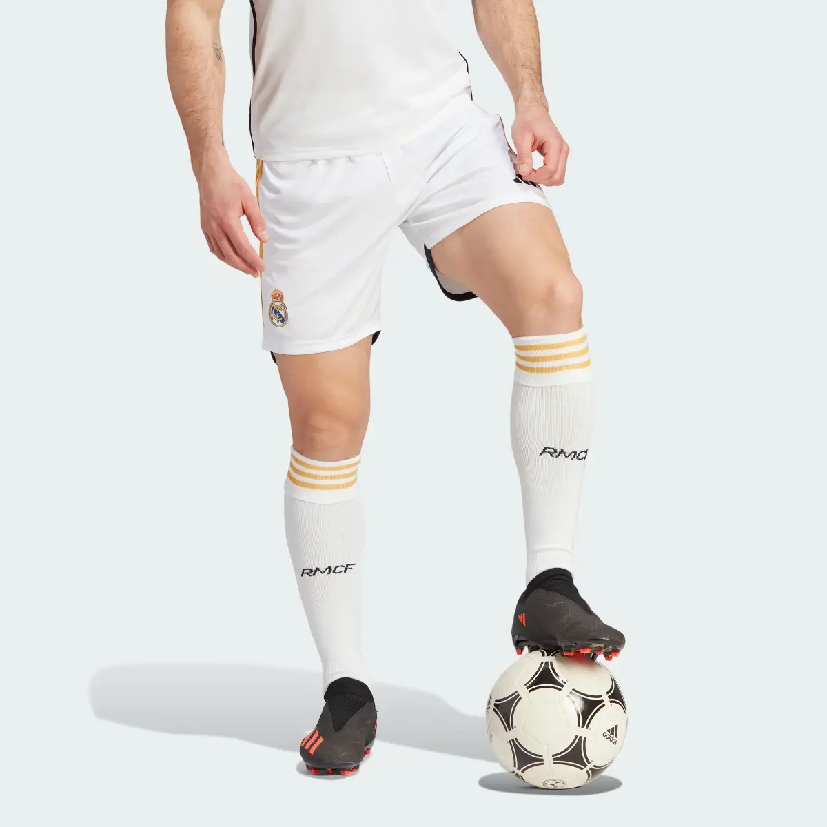 Adidas Real Madrid 23/24 Home Shorts. 3