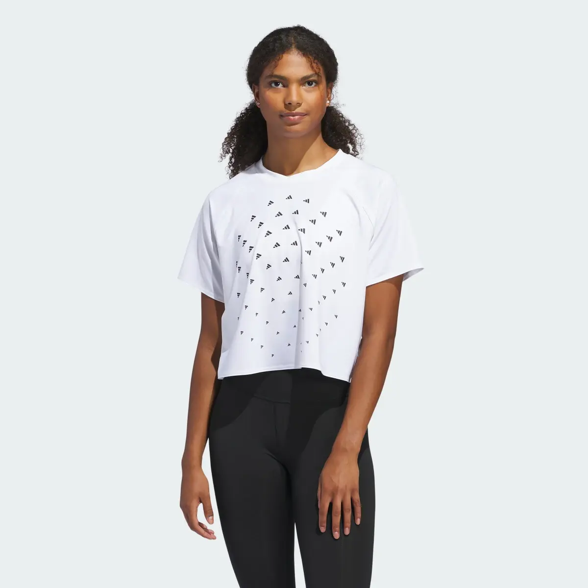 Adidas Playera BLUV Print Performance Loose Fit. 2