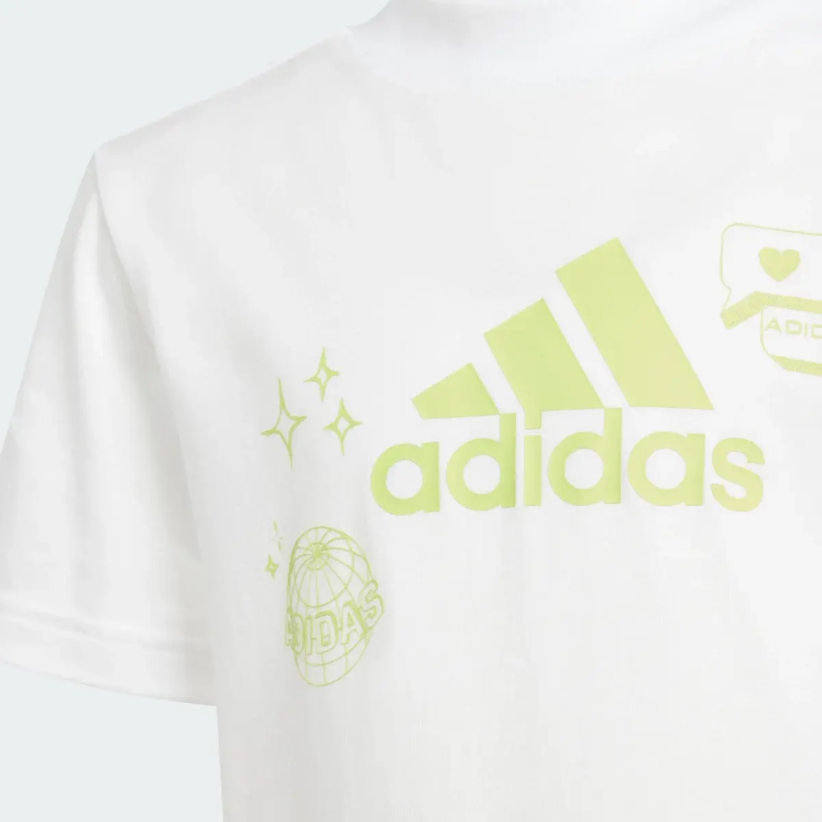 Adidas Playera Brand Love Estampada para Niños. 3