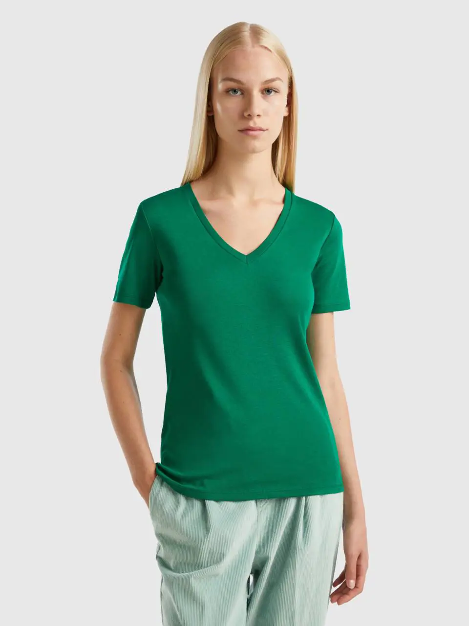 Benetton pure cotton t-shirt with v-neck. 1