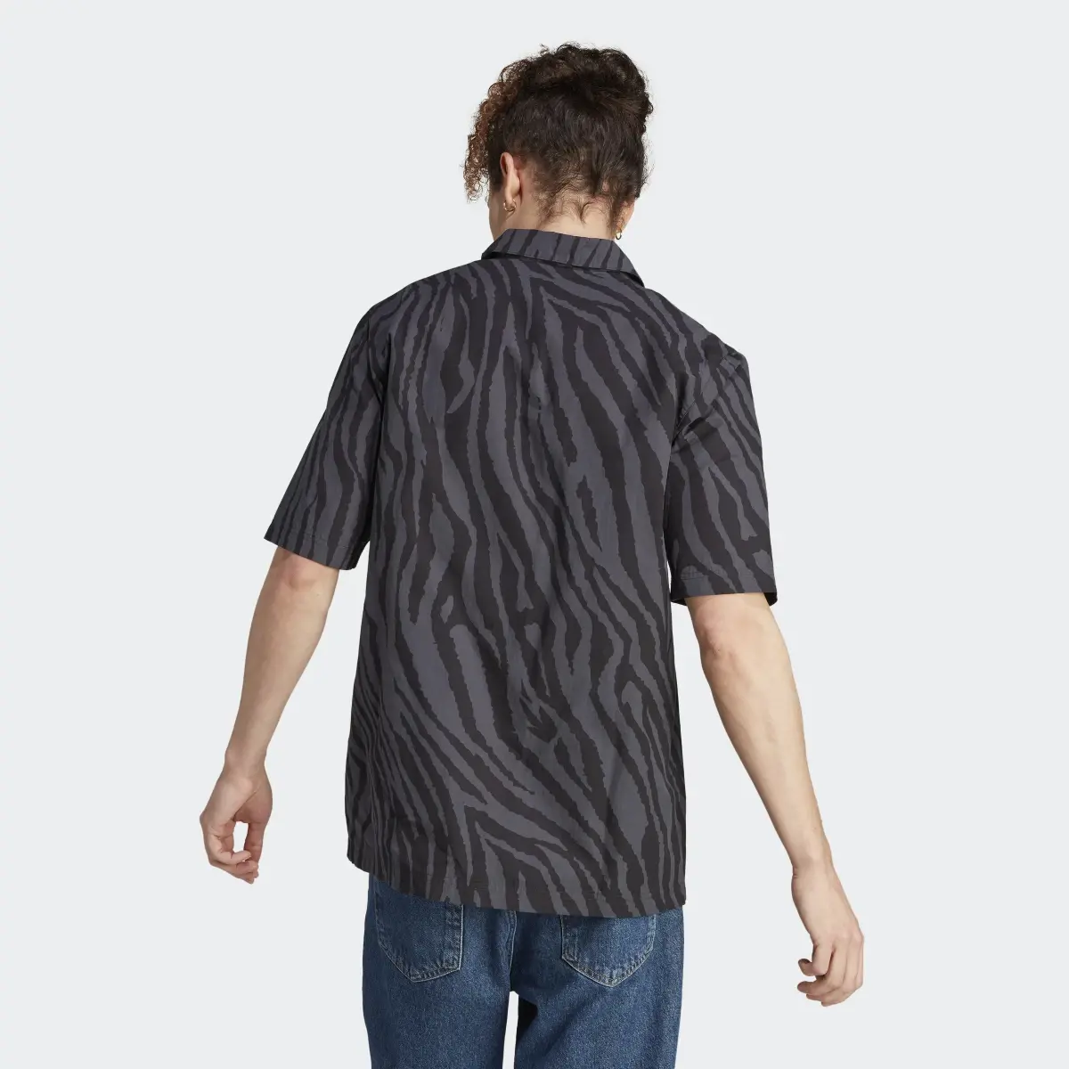 Adidas Graphics Animal Short Sleeve Shirt. 3