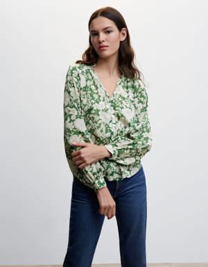 Buttoned floral blouse