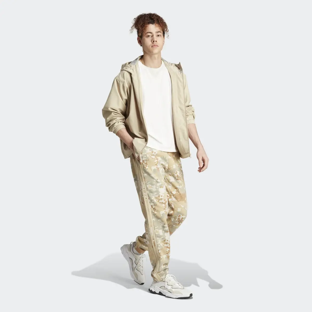 Adidas Graphics Camo Sweat Pants. 3