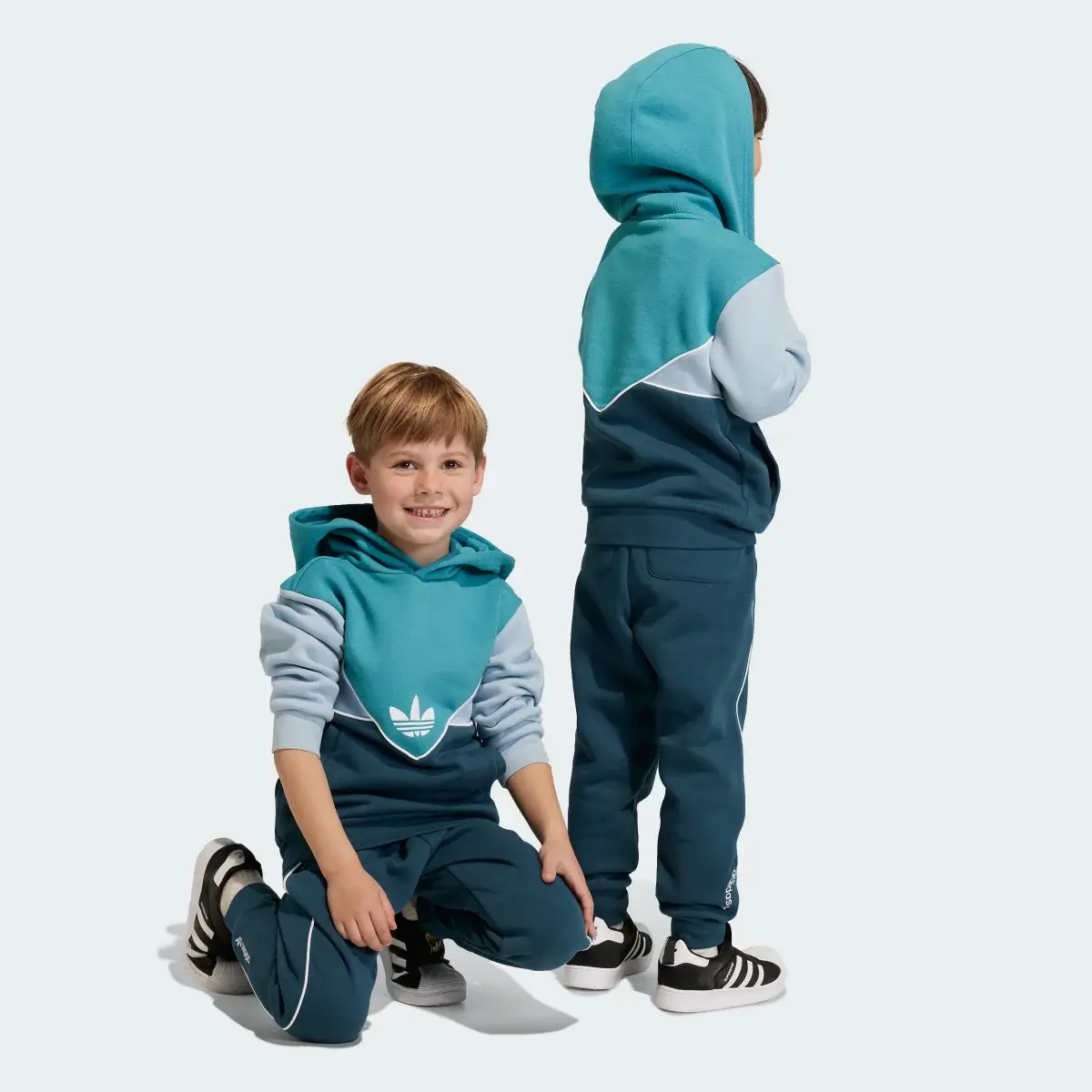 Adidas Adicolor Hoodie Set. 1