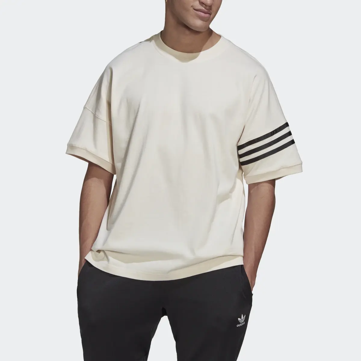 Adidas Koszulka Adicolor Neuclassics. 1