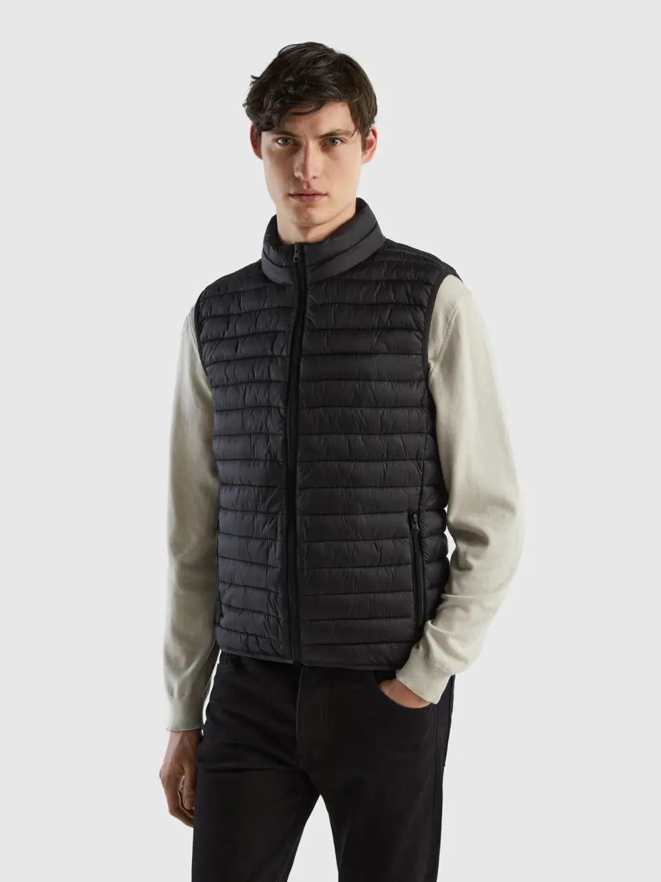 Benetton sleeveless puffer jacket with recycled wadding. 1