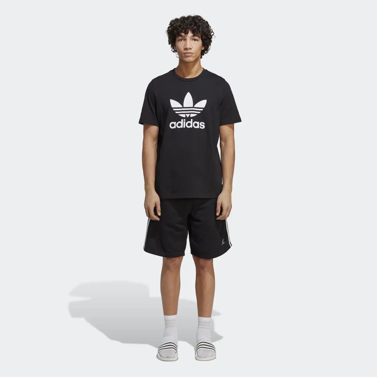 Adidas adicolor Classics 3-Streifen Sweat Shorts. 3