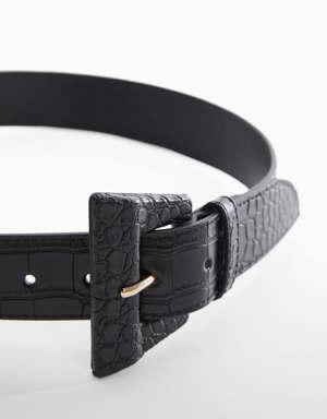 Belt with geometric buckle 