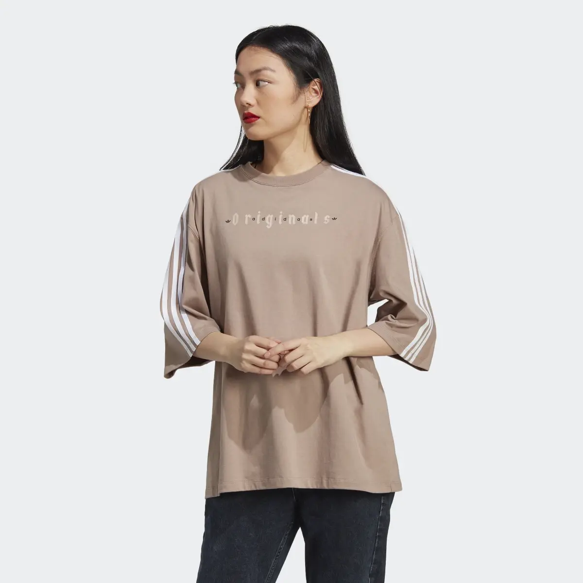 Adidas Oversized Tee. 2 Adidas Oversized Tee. 2