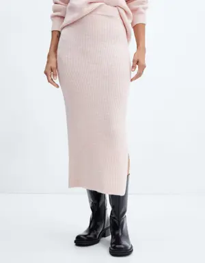 Slit knitted skirt