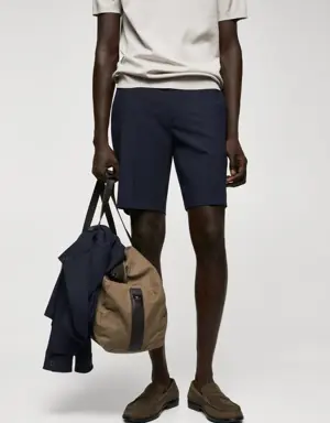 Slim-fit bermuda shorts with adjustable waist