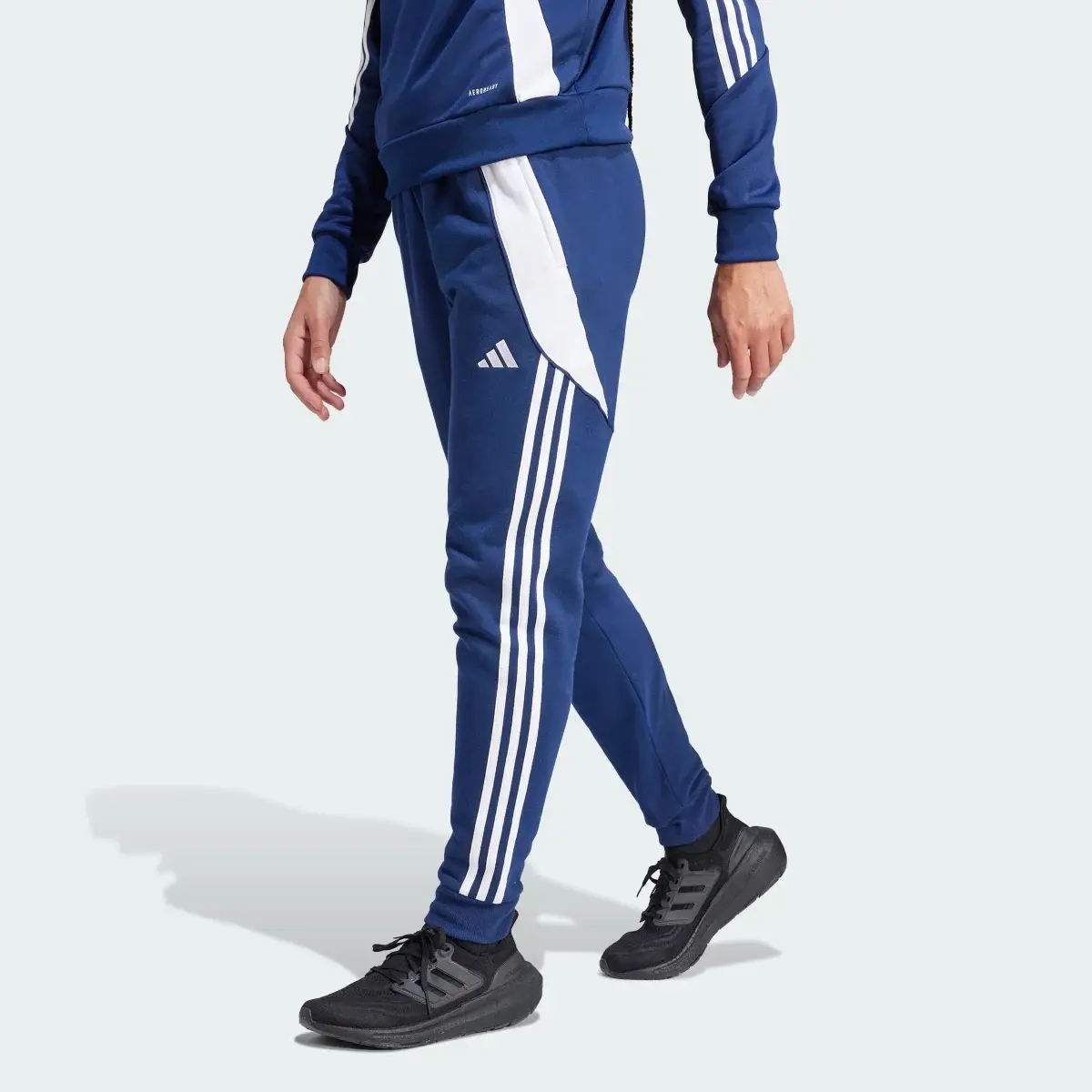 Adidas Tiro 24 Jogginghose. 1