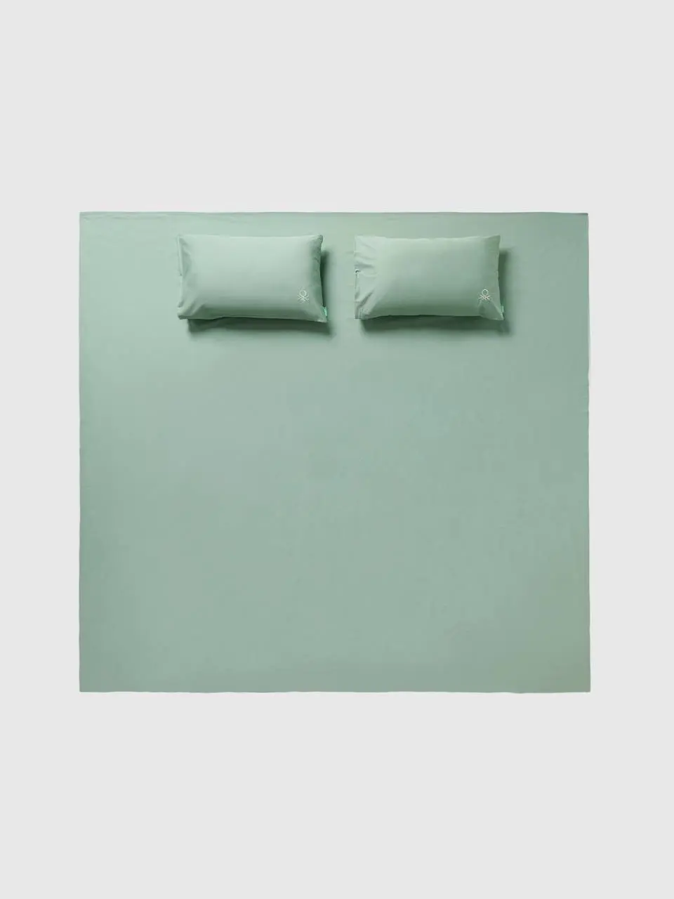 Benetton set of green double bed sheets. 1