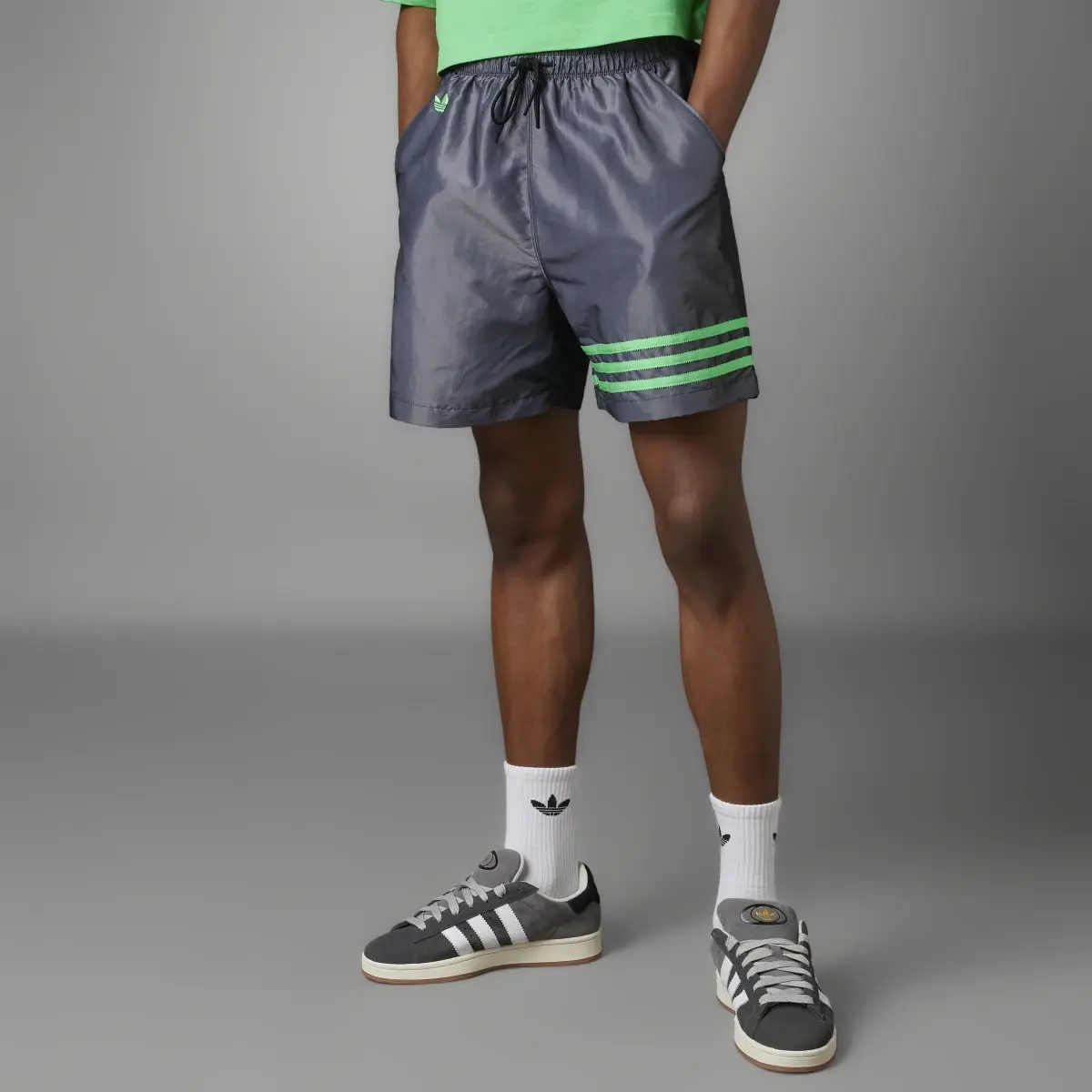 Adidas adicolor Neuclassics Shorts. 1