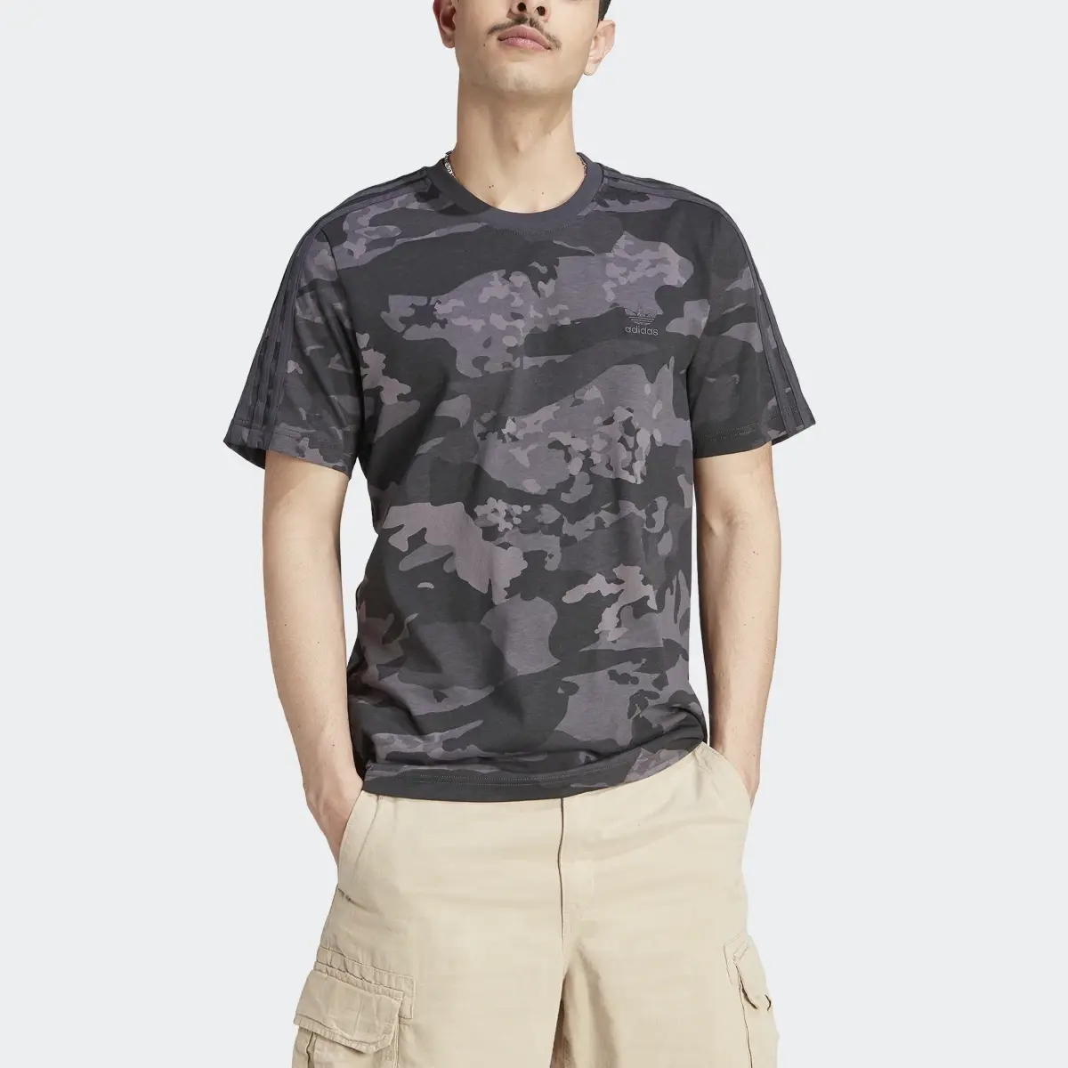 Adidas Camiseta Graphics Camo. 1