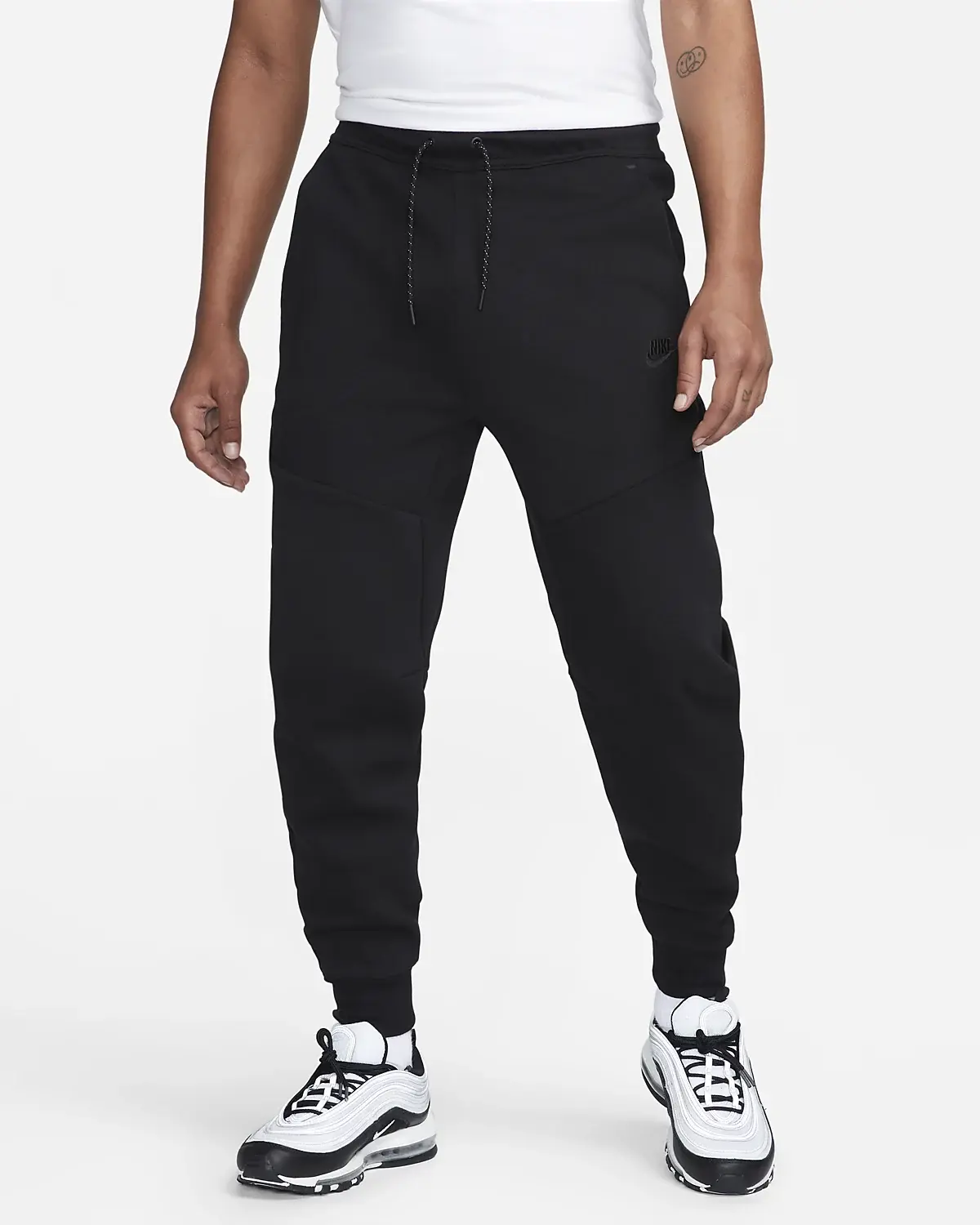 Nike Tech Fleece. 1