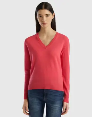 fuchsia v-neck sweater in pure merino wool