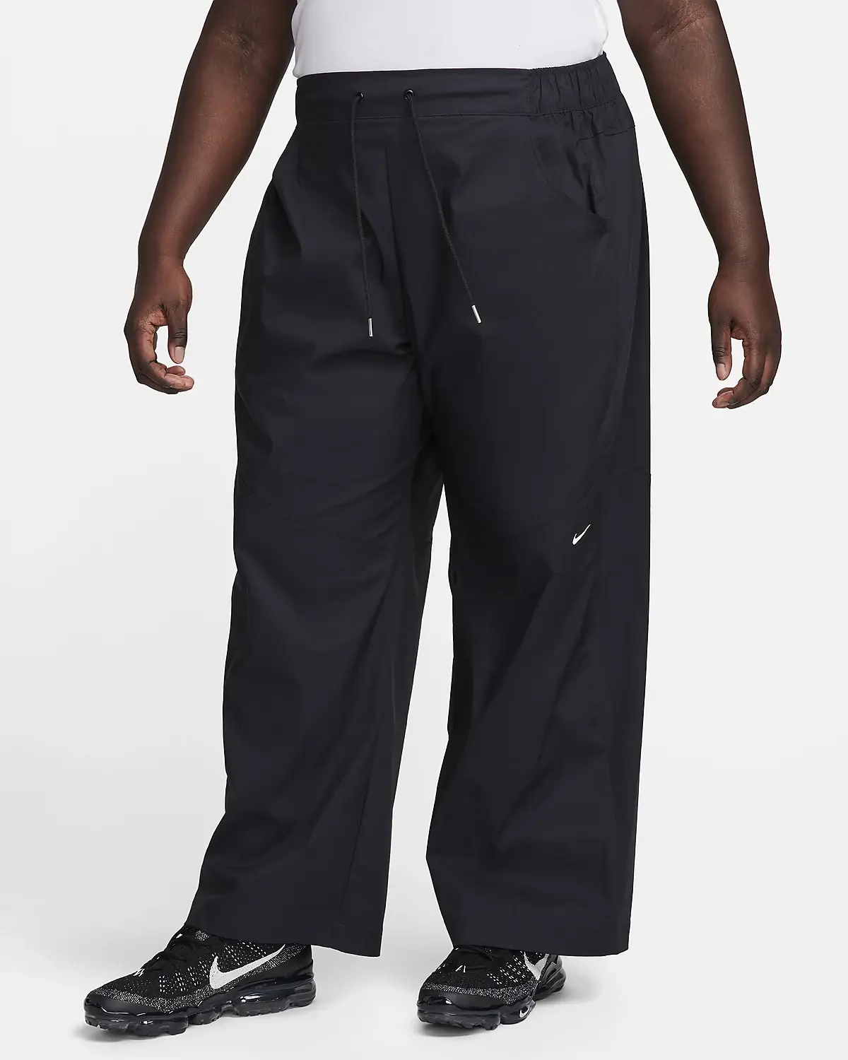 Nike Sportswear Essential. 1