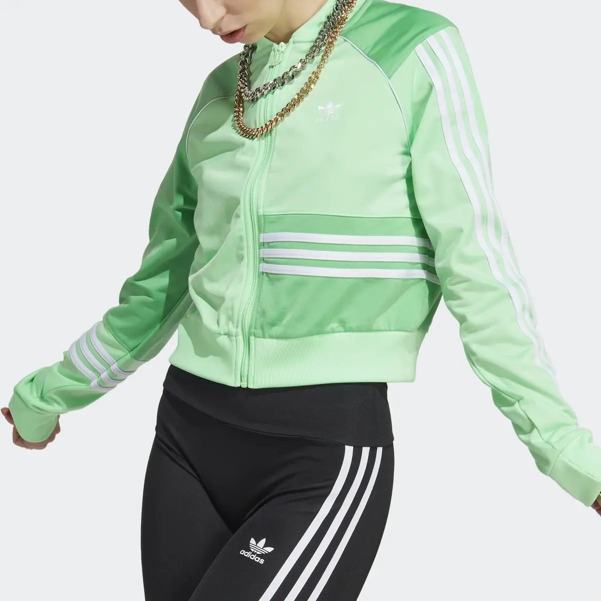 Adidas Chamarra Deportiva Corta. 1