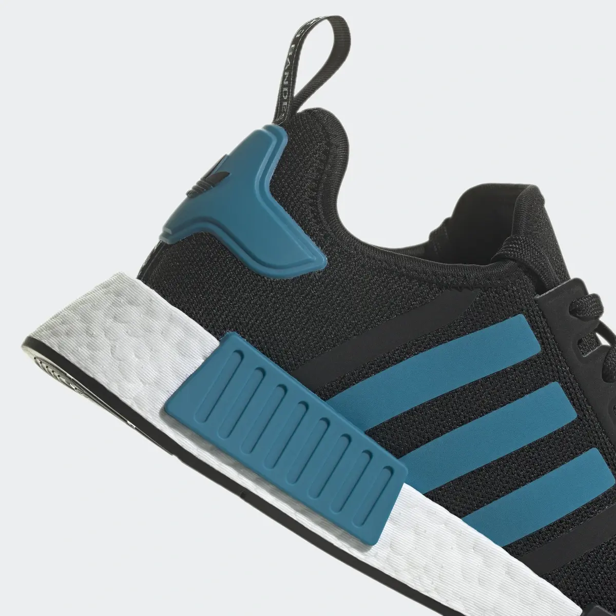 Adidas NMD_R1 Ayakkabı. 3