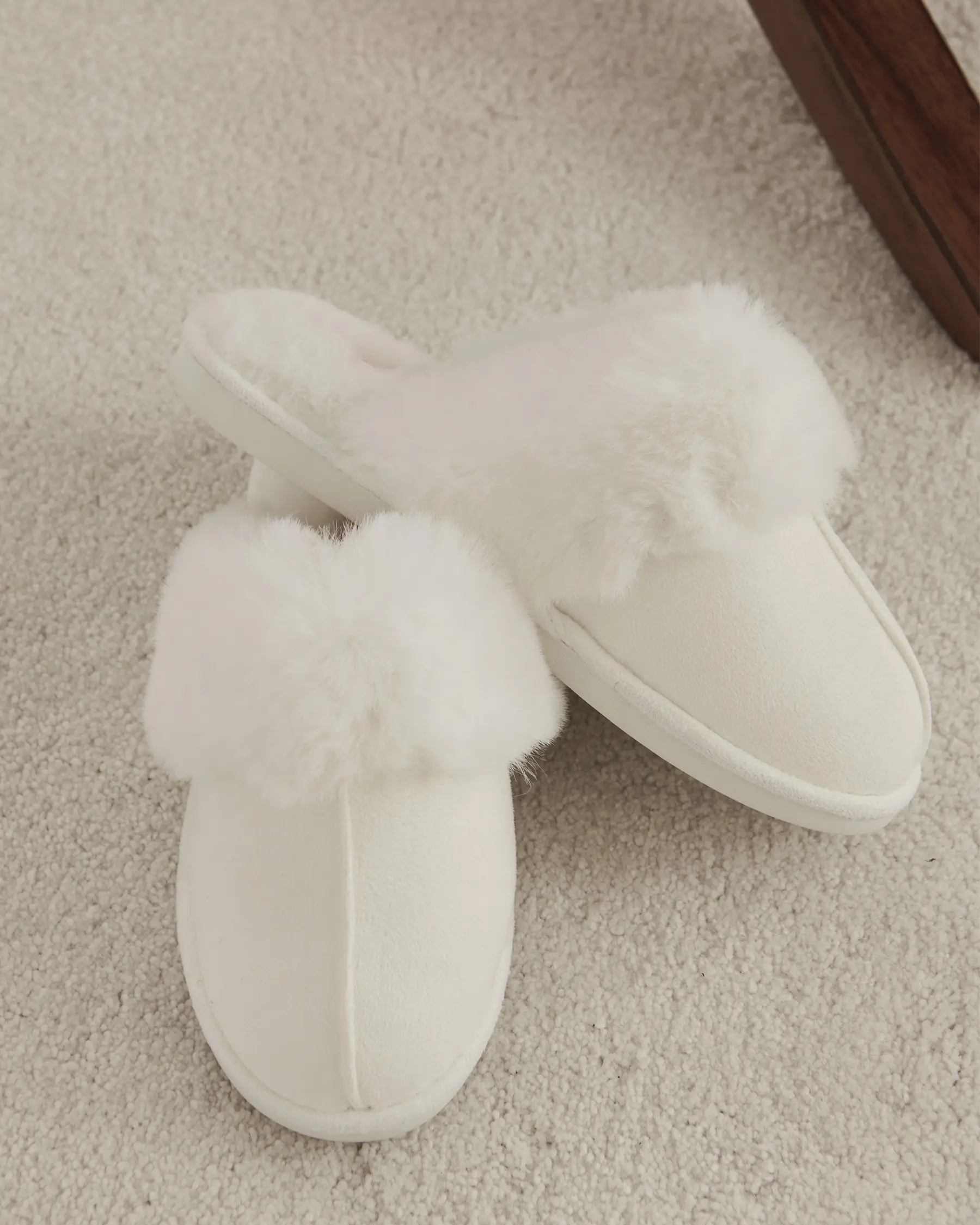 La Vie en Rose Memory Foam Clog Slippers. 1