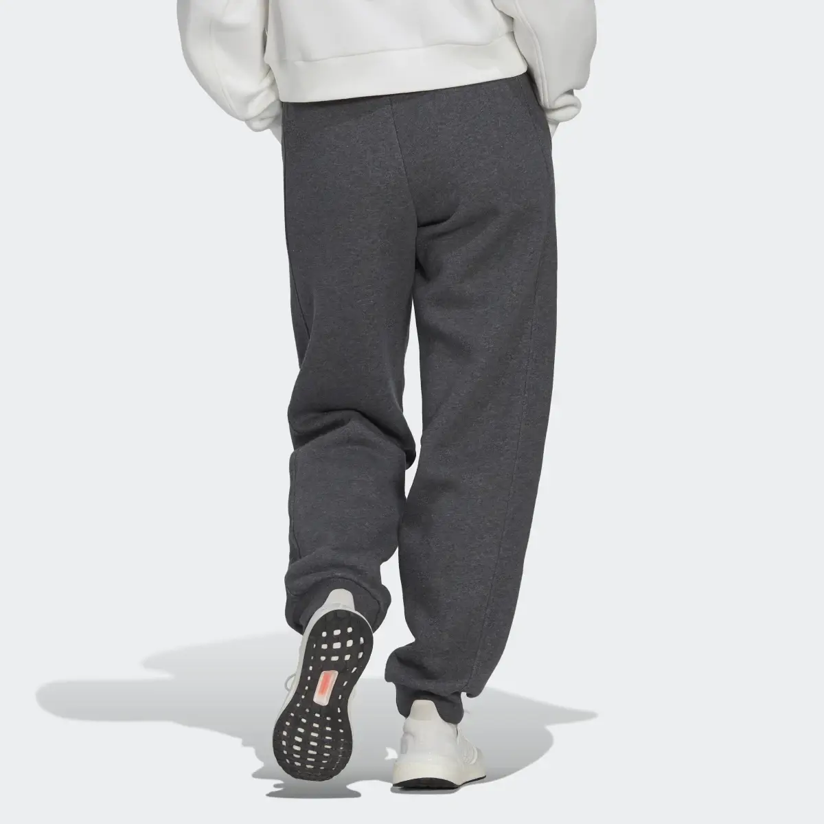 Adidas Pantaloni ALL SZN Fleece. 2