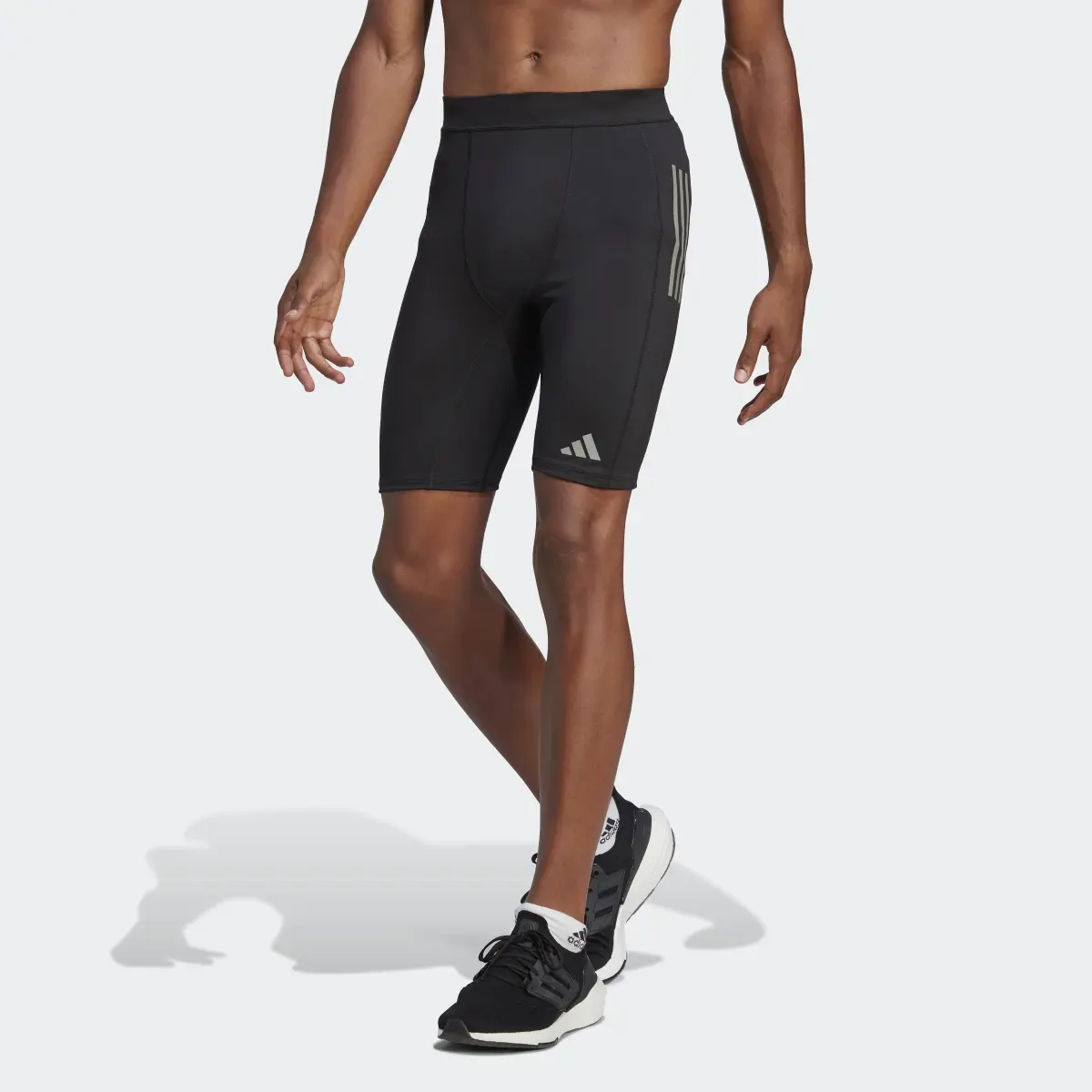 Adidas OTR HALF TIGHT. 1