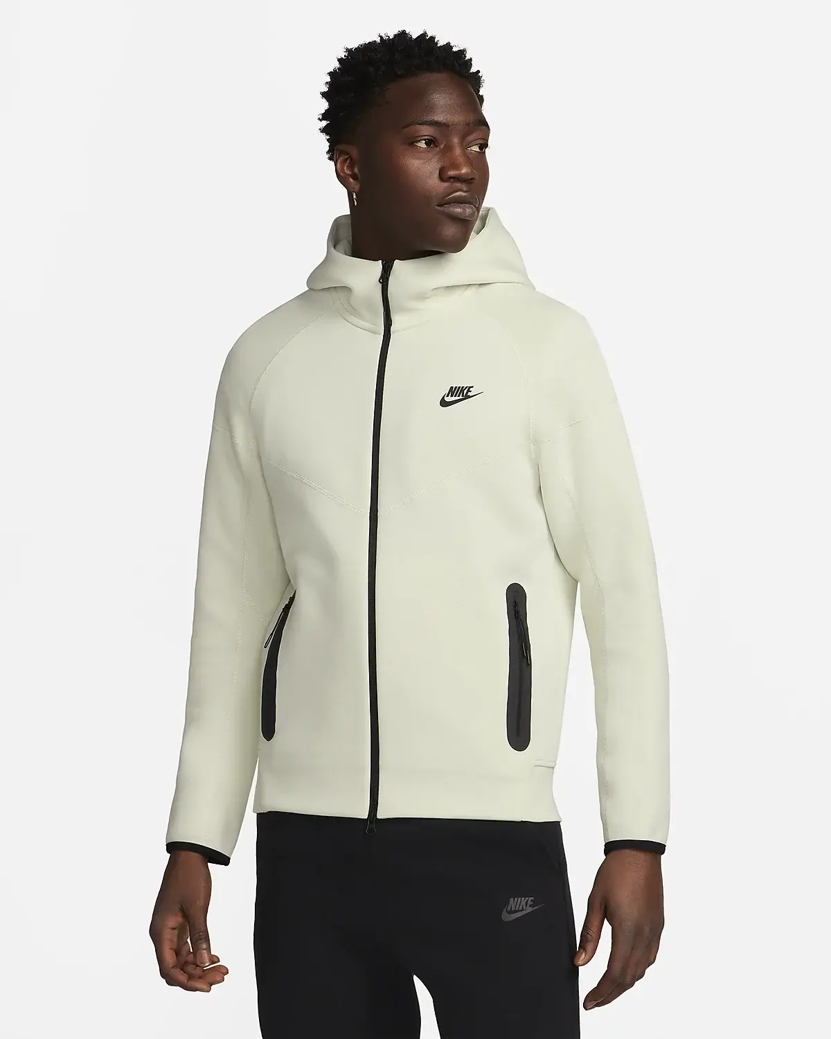 Nike Sportswear Tech Fleece Windrunner. 1