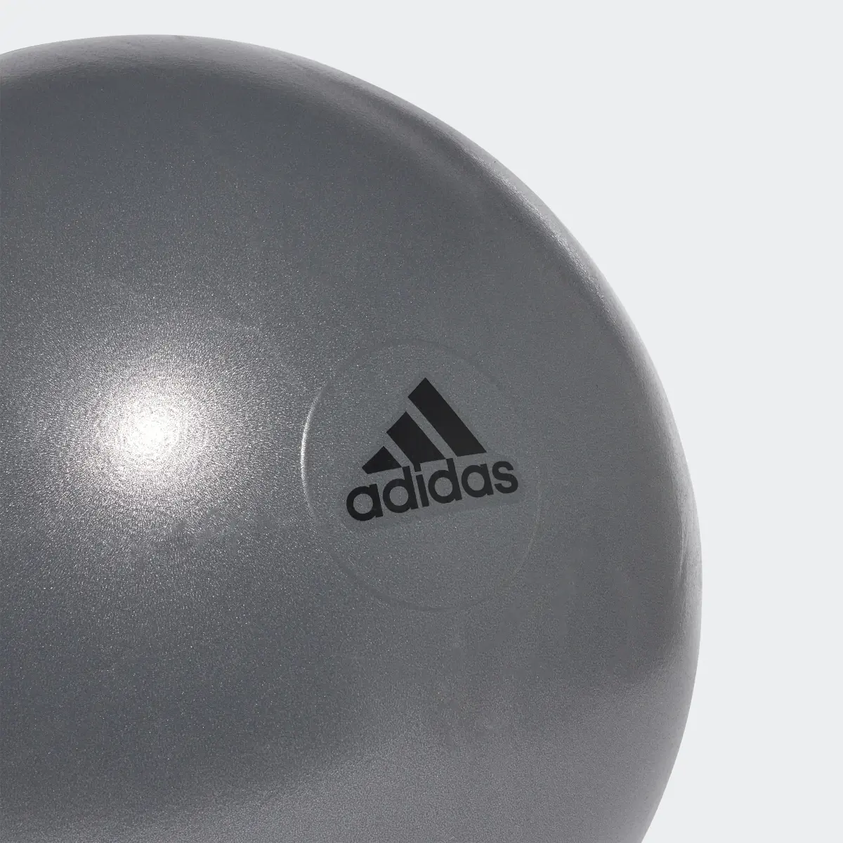 Adidas Gymball. 3